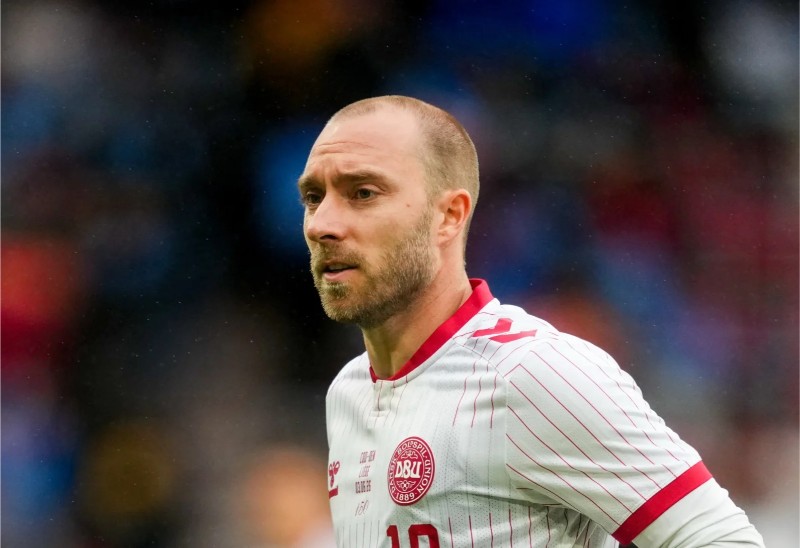 Người hâm mộ khắp nơi cầu nguyện cho Christian Eriksen 